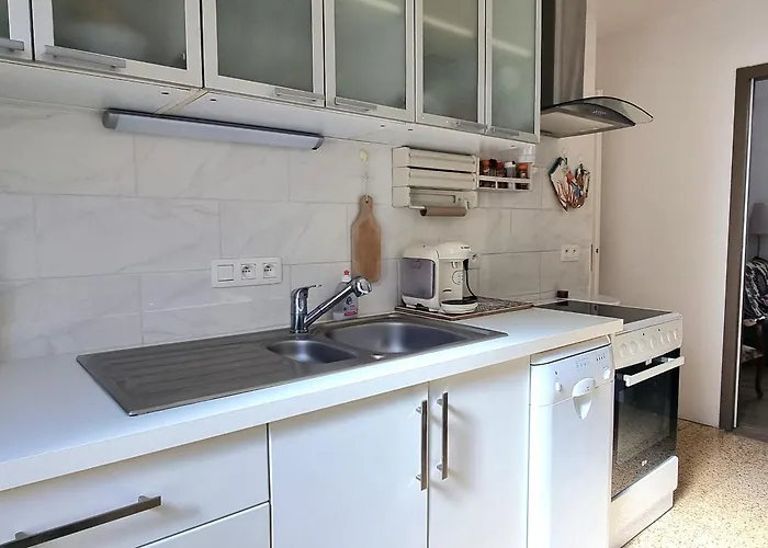 Maison 4 Personnes Avec Terrasse Pres Des Quais A Port-vendres - Fr-1-309-203